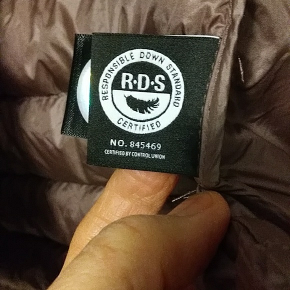 The Foundation Puffer.  The Group by Babaton; packable. - Picture 4 of 12